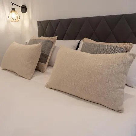 Bhost - Capuchino's Apartment